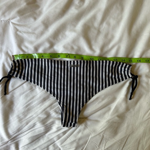 Striped black and white two piece bathing suit bikini - Picture 3 of 7